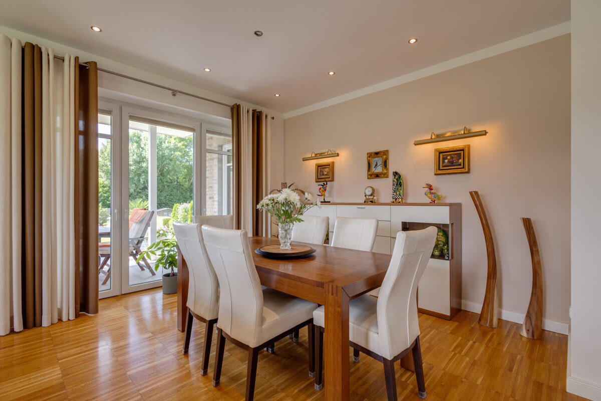 Essbereich Immobilienangebot - Winsen - Haus_Wohnung - Winsen - Ein Traumhaus in Feldrandlage im Speckgürtel Hamburgs