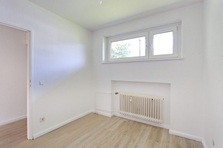Immobilienangebot - Hamburg - Haus_Wohnung - Freie 1,5 Zimmer Wohnung mit TG-Stellplatz in Hamburg-Eidelstedt