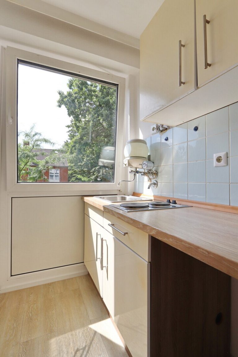Immobilienangebot - Hamburg - Haus_Wohnung - Freie 1,5 Zimmer Wohnung mit TG-Stellplatz in Hamburg-Eidelstedt