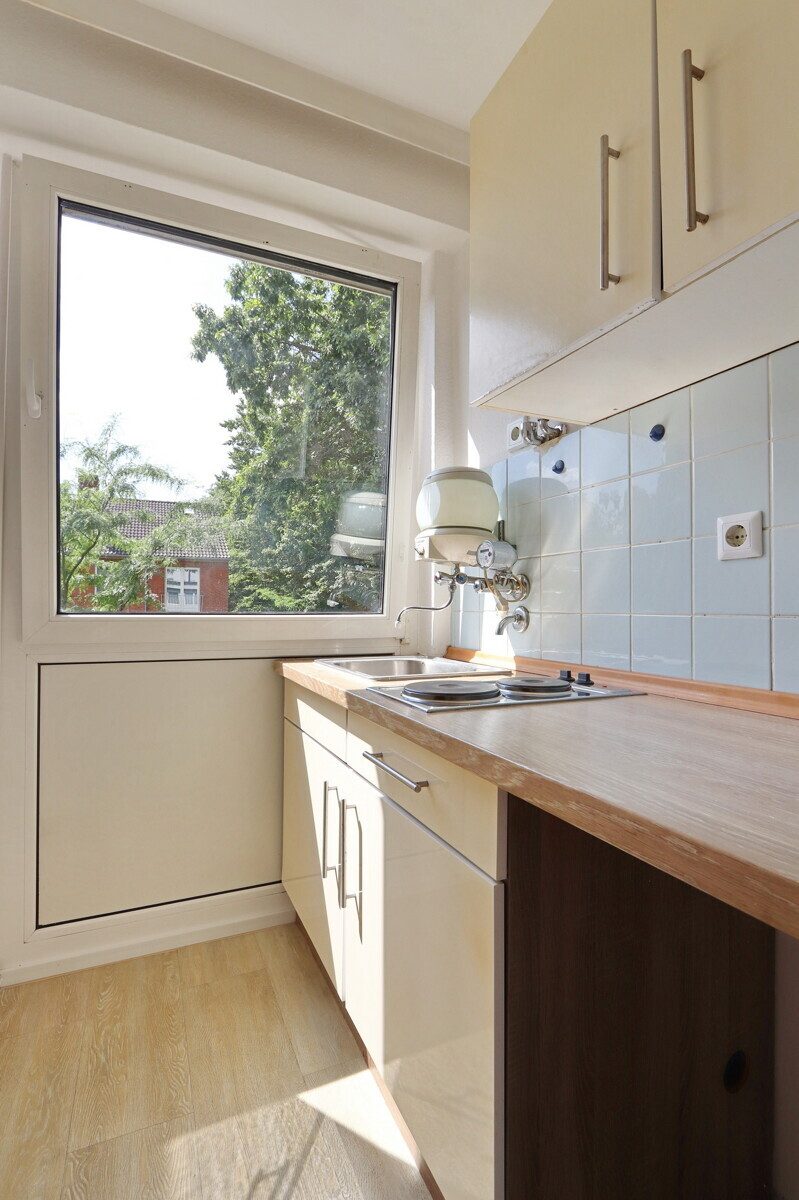 Küchenzeile Immobilienangebot - Hamburg - Haus_Wohnung - Freie 1,5 Zimmer Wohnung mit TG-Stellplatz in Hamburg-Eidelstedt