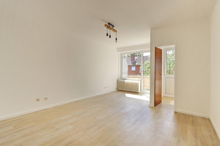 Immobilienangebot - Hamburg - Haus_Wohnung - Freie 1,5 Zimmer Wohnung mit TG-Stellplatz in Hamburg-Eidelstedt
