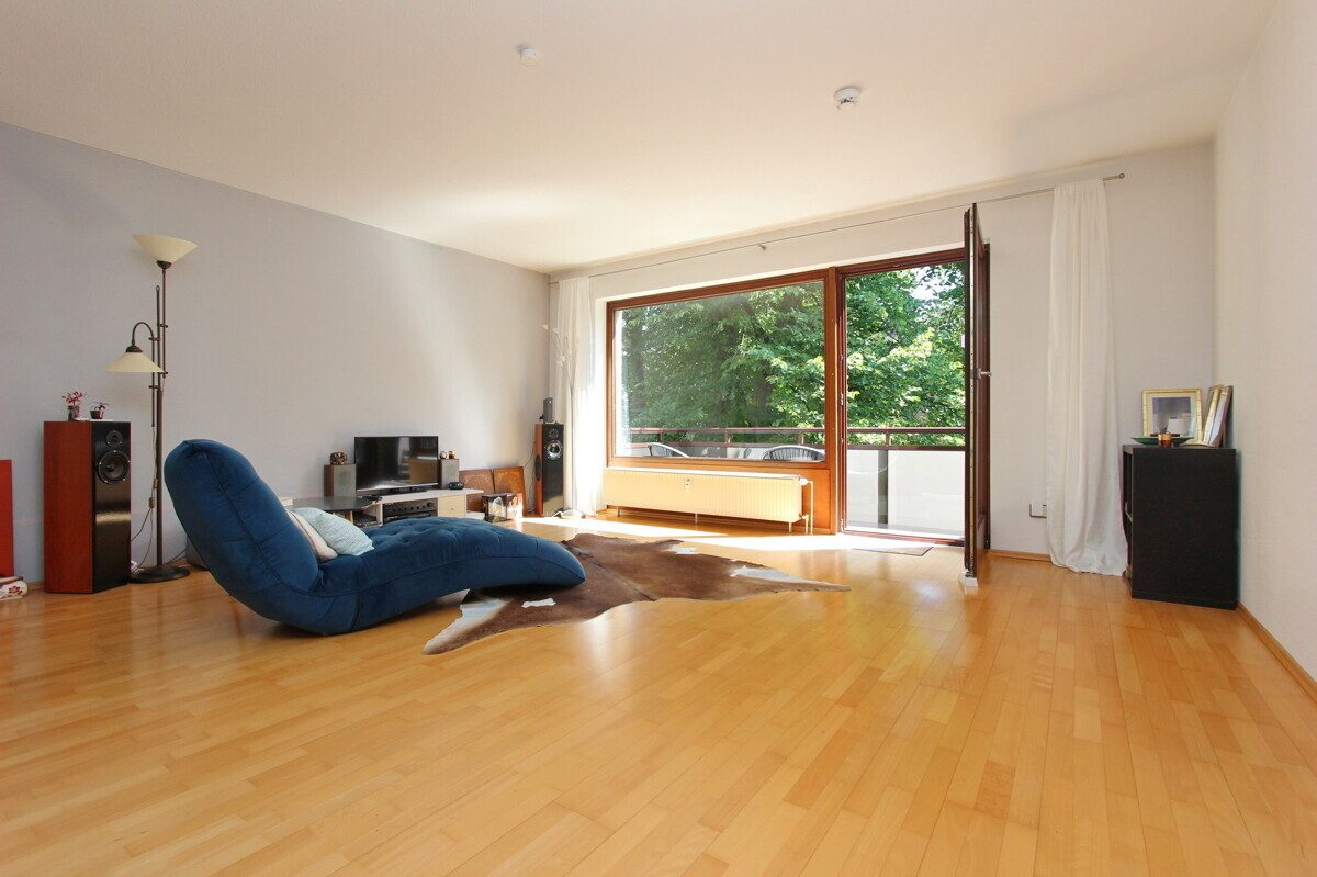 Immobilienangebot - Hamburg - Haus_Wohnung - Großzügige 3-Zimmer-Wohnung mit TG-Stellplatz & Alsternähe im grünen Hamburg-Alsterdorf