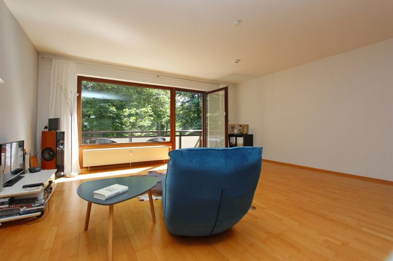 Immobilienangebot - Hamburg - Haus_Wohnung - Großzügige 3-Zimmer-Wohnung mit TG-Stellplatz & Alsternähe im grünen Hamburg-Alsterdorf