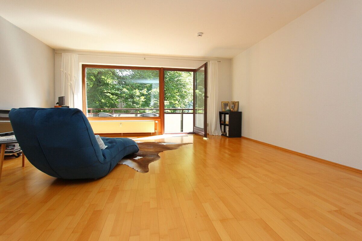 Immobilienangebot - Hamburg - Haus_Wohnung - Großzügige 3-Zimmer-Wohnung mit TG-Stellplatz & Alsternähe im grünen Hamburg-Alsterdorf