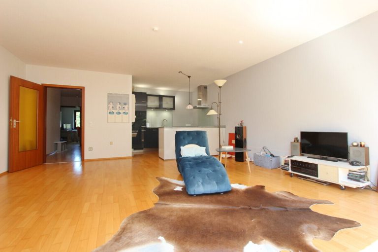 Immobilienangebot - Hamburg - Haus_Wohnung - Großzügige 3-Zimmer-Wohnung mit TG-Stellplatz & Alsternähe im grünen Hamburg-Alsterdorf