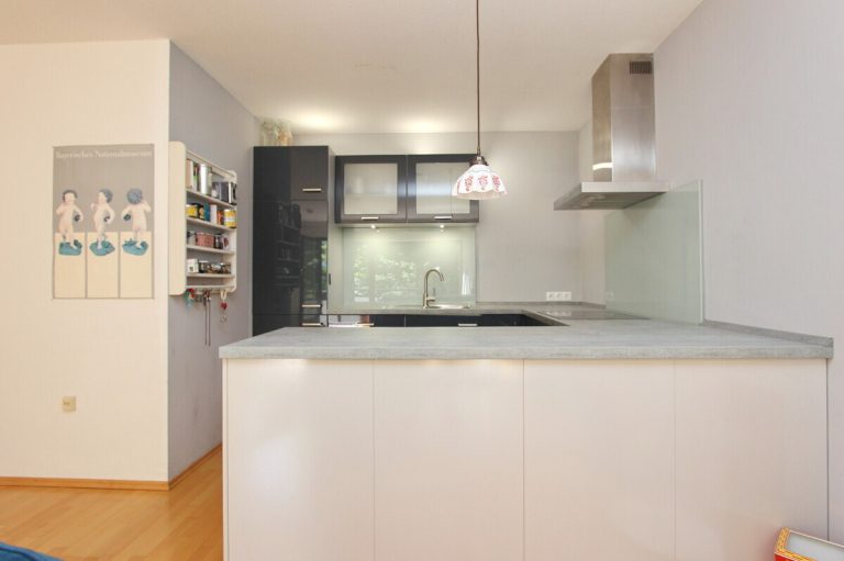 Immobilienangebot - Hamburg - Haus_Wohnung - Großzügige 3-Zimmer-Wohnung mit TG-Stellplatz & Alsternähe im grünen Hamburg-Alsterdorf