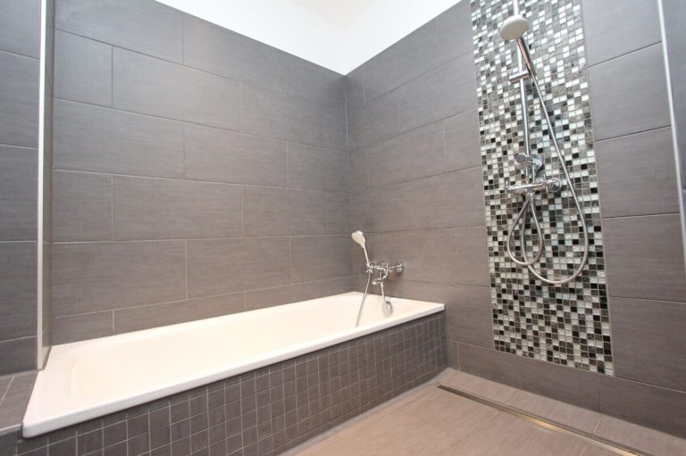 Immobilienangebot - Hamburg - Haus_Wohnung - Großzügige 3-Zimmer-Wohnung mit TG-Stellplatz & Alsternähe im grünen Hamburg-Alsterdorf
