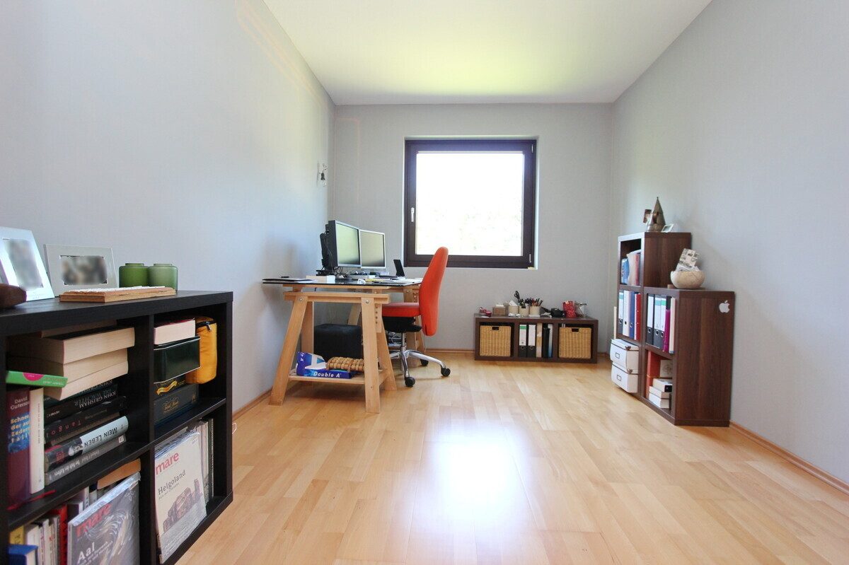 Immobilienangebot - Hamburg - Haus_Wohnung - Großzügige 3-Zimmer-Wohnung mit TG-Stellplatz & Alsternähe im grünen Hamburg-Alsterdorf