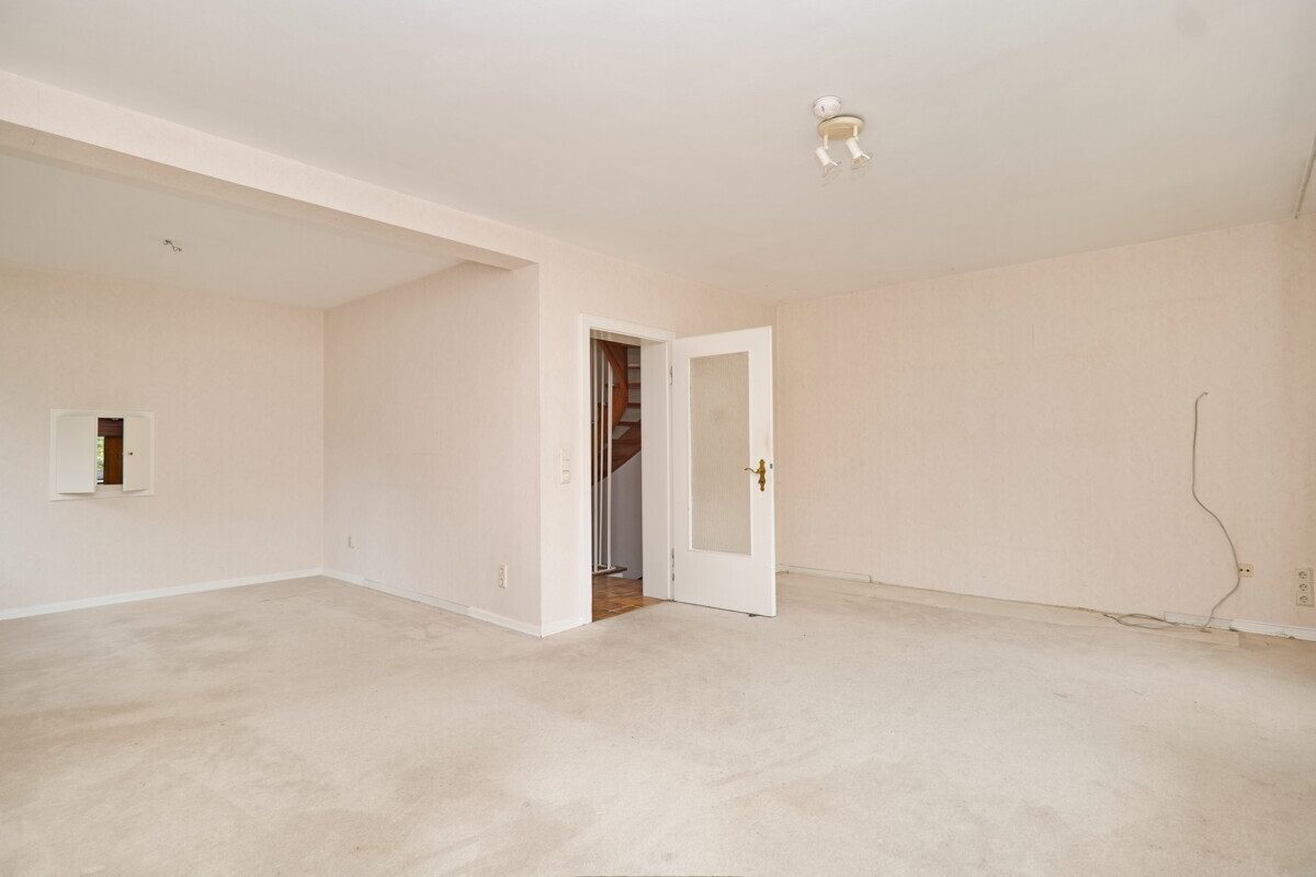 Wohnzimmer Immobilienangebot - Hamburg - Haus_Wohnung - Platzreiches Endreihenhaus mit 151,86m² Wohn- und Nutzfläche in Hamburg Poppenbüttel