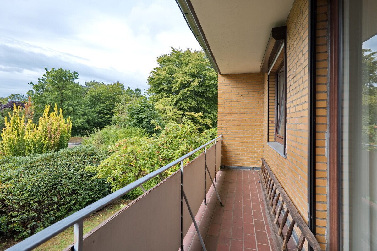 Balkon Immobilienangebot - Hamburg - Haus_Wohnung - Platzreiches Endreihenhaus mit 151,86m² Wohn- und Nutzfläche in Hamburg Poppenbüttel