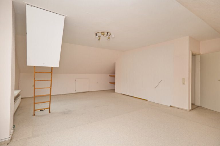 Immobilienangebot - Hamburg - Haus_Wohnung - Platzreiches Endreihenhaus mit 151,86m² Wohn- und Nutzfläche in Hamburg Poppenbüttel