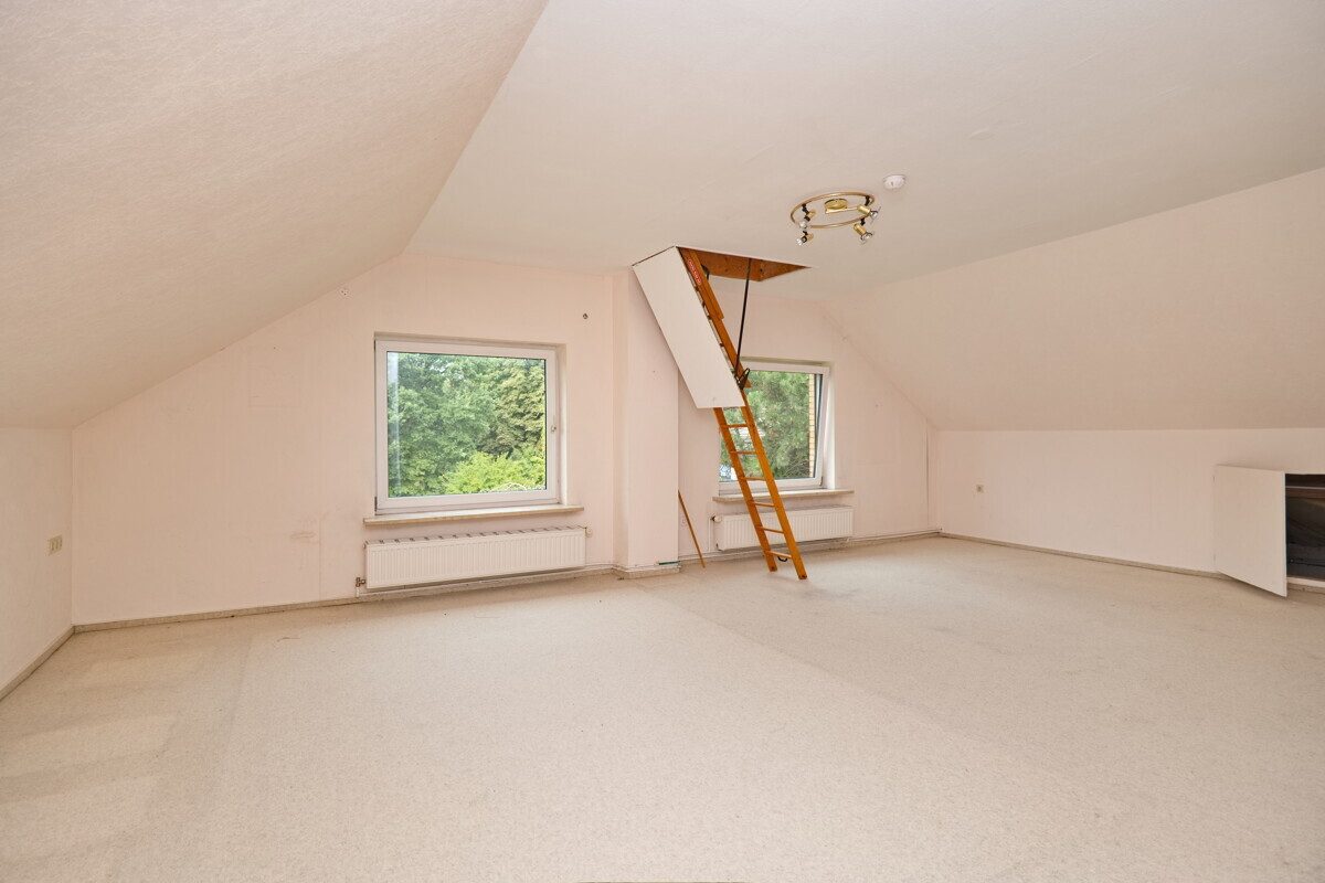 Dachboden Immobilienangebot - Hamburg - Haus_Wohnung - Platzreiches Endreihenhaus mit 151,86m² Wohn- und Nutzfläche in Hamburg Poppenbüttel
