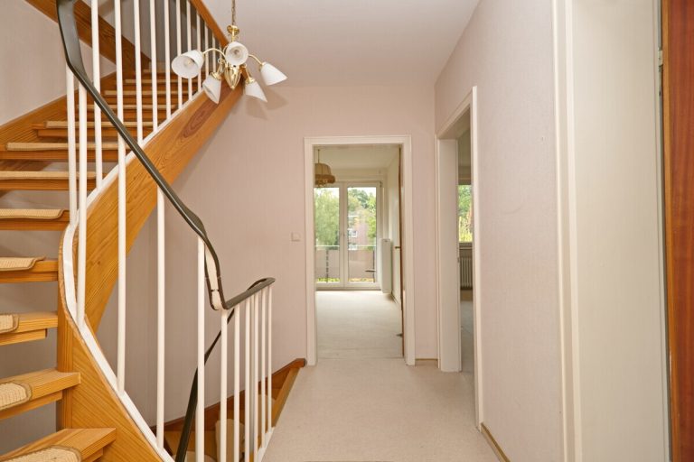 Immobilienangebot - Hamburg - Haus_Wohnung - Platzreiches Endreihenhaus mit 151,86m² Wohn- und Nutzfläche in Hamburg Poppenbüttel