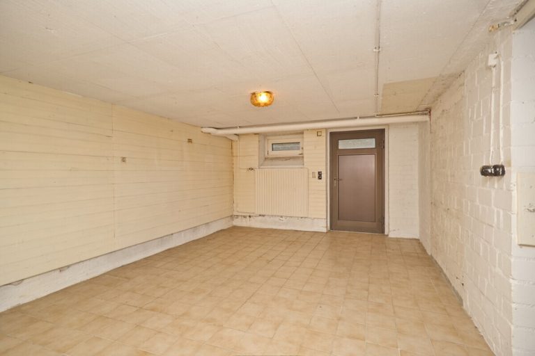 Immobilienangebot - Hamburg - Haus_Wohnung - Platzreiches Endreihenhaus mit 151,86m² Wohn- und Nutzfläche in Hamburg Poppenbüttel