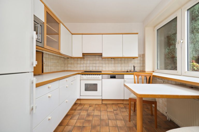 Immobilienangebot - Hamburg - Haus_Wohnung - Platzreiches Endreihenhaus mit 151,86m² Wohn- und Nutzfläche in Hamburg Poppenbüttel