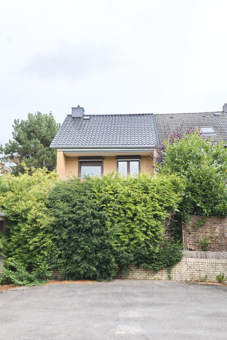 Immobilienangebot - Hamburg - Haus_Wohnung - Platzreiches Endreihenhaus mit 151,86m² Wohn- und Nutzfläche in Hamburg Poppenbüttel