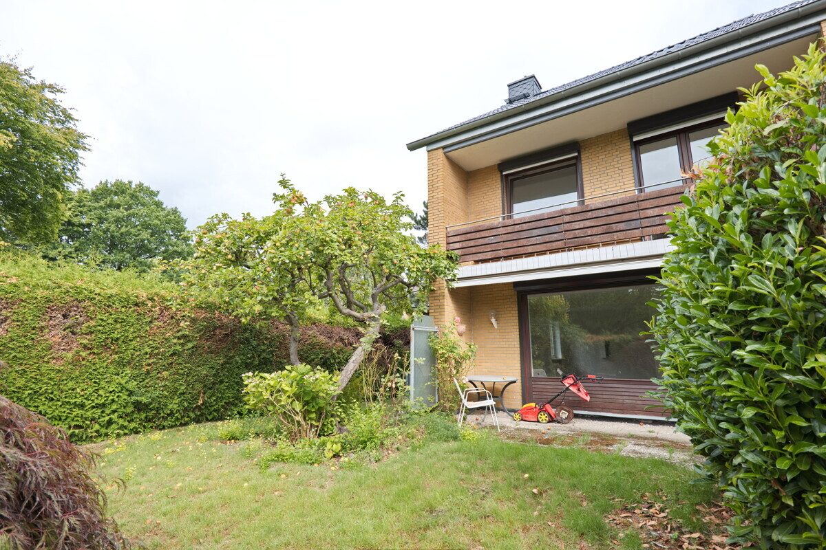 Rückansicht Immobilienangebot - Hamburg - Haus_Wohnung - Platzreiches Endreihenhaus mit 151,86m² Wohn- und Nutzfläche in Hamburg Poppenbüttel