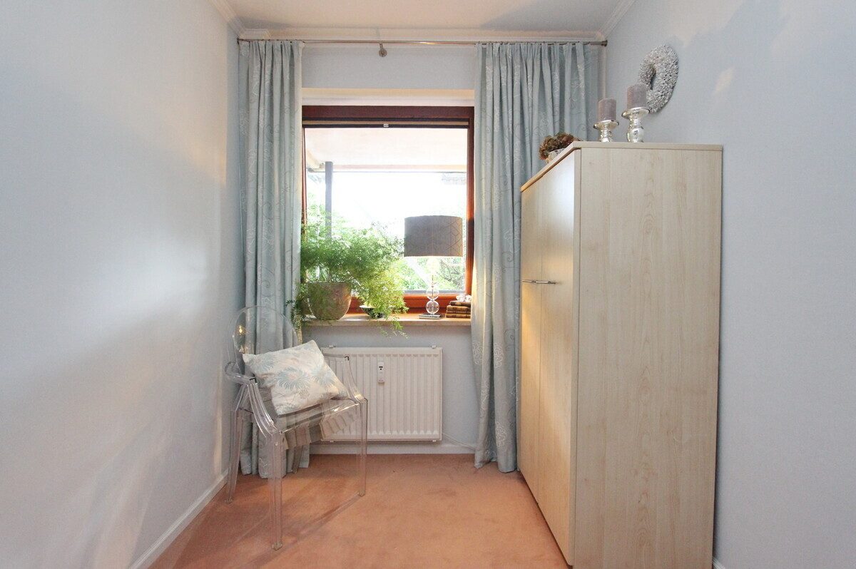 Immobilienangebot - Hamburg - Haus_Wohnung - Attraktive 1,5-Zimmer-Wohnung mit Süd-Balkon und Tiefgaragenstellplatz in Hamburg-Lokstedt