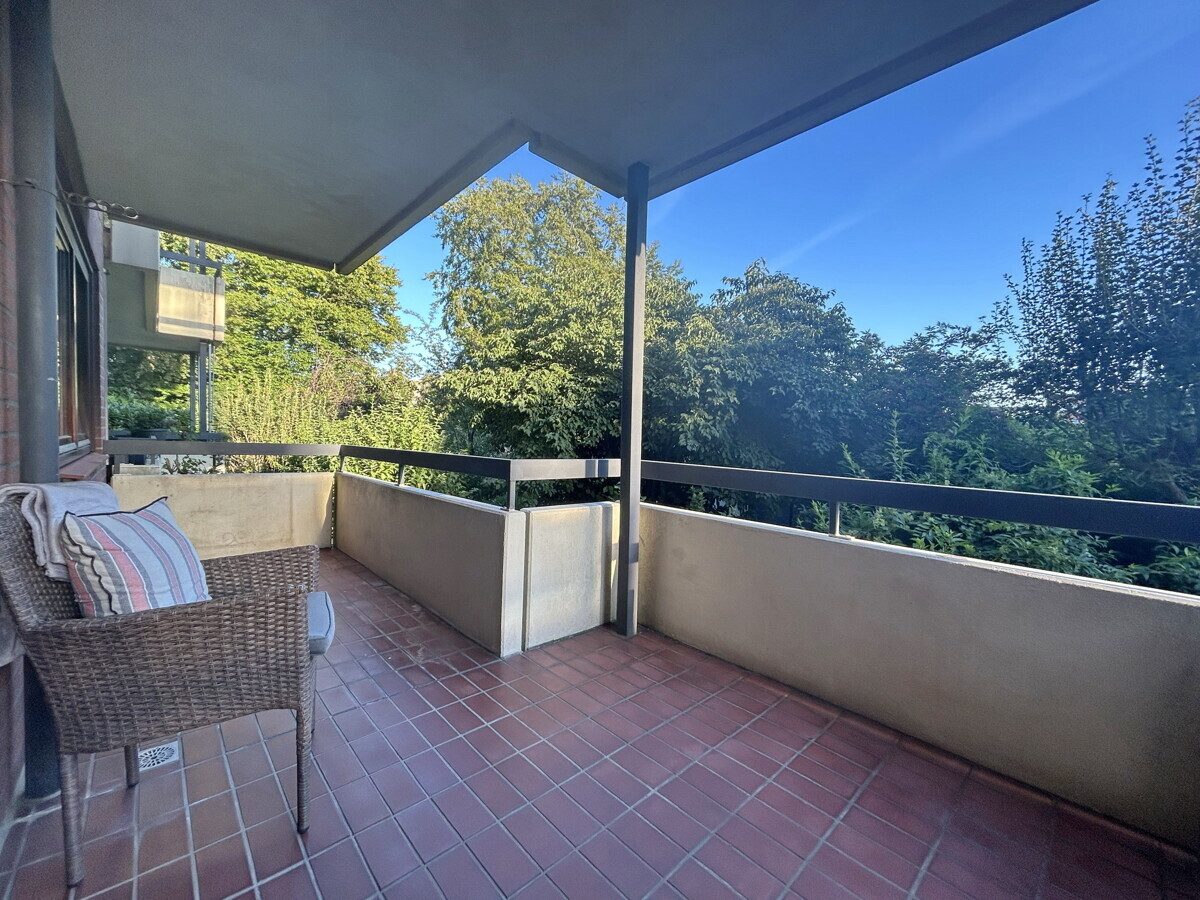 Immobilienangebot - Hamburg - Haus_Wohnung - Attraktive 1,5-Zimmer-Wohnung mit Süd-Balkon und Tiefgaragenstellplatz in Hamburg-Lokstedt