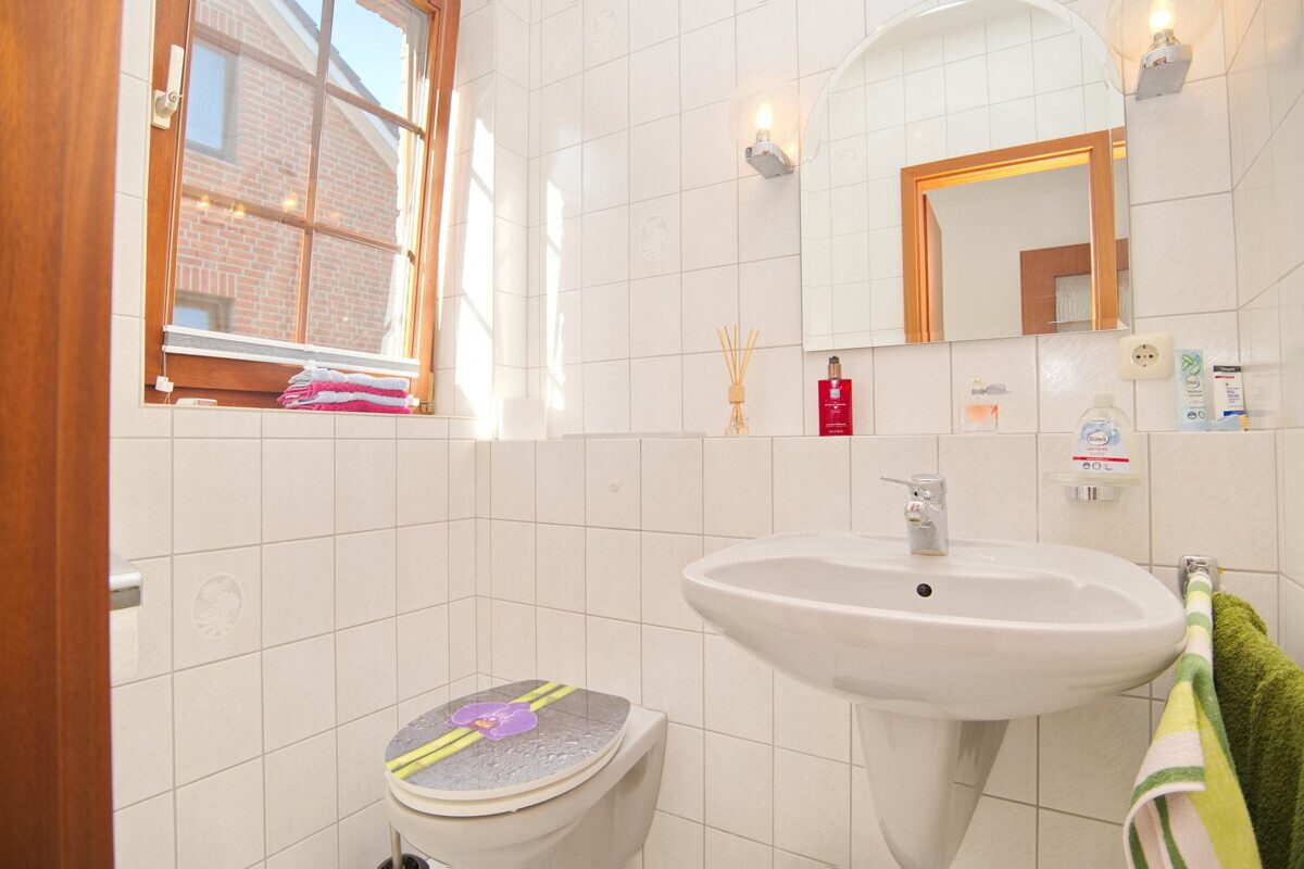 Immobilienangebot - Henstedt-Ulzburg - Haus_Wohnung - Attraktive Doppelhaushälfte mit großzügigem Vollkeller und Garagenstellplatz in Henstedt-Ulzburg