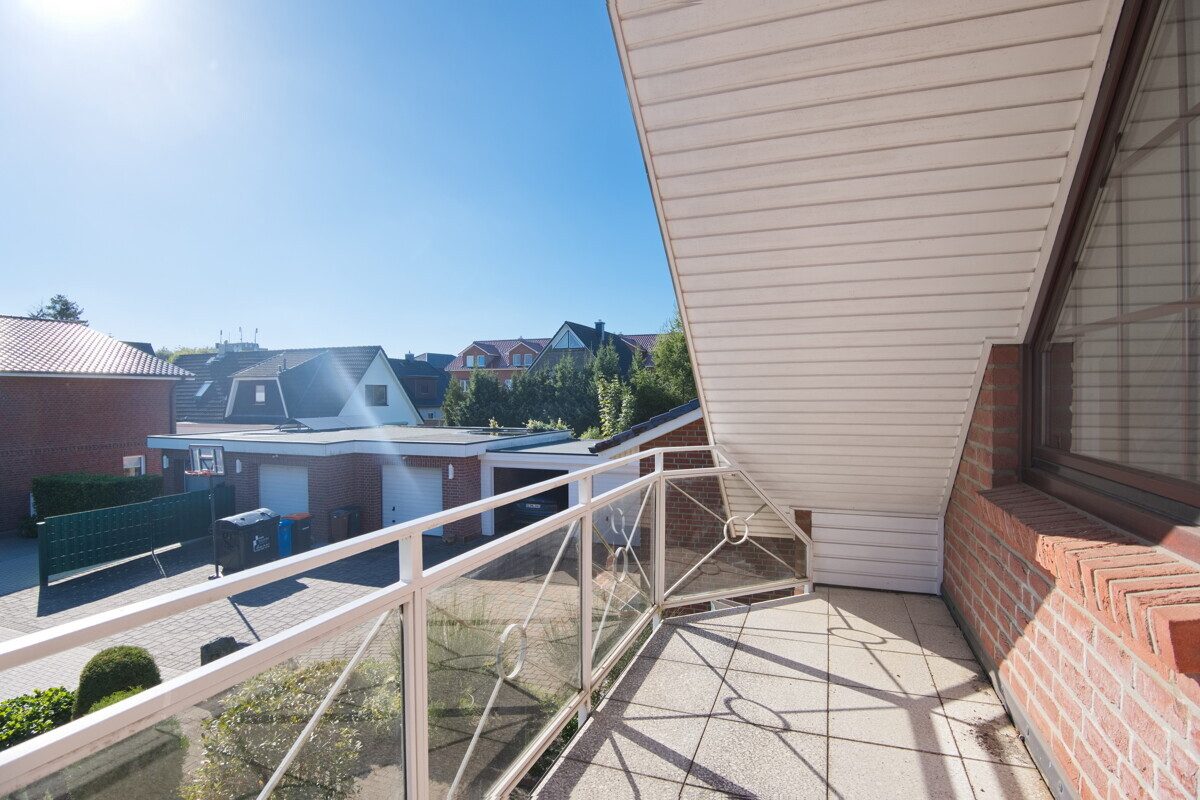 Immobilienangebot - Henstedt-Ulzburg - Haus_Wohnung - Attraktive Doppelhaushälfte mit großzügigem Vollkeller und Garagenstellplatz in Henstedt-Ulzburg