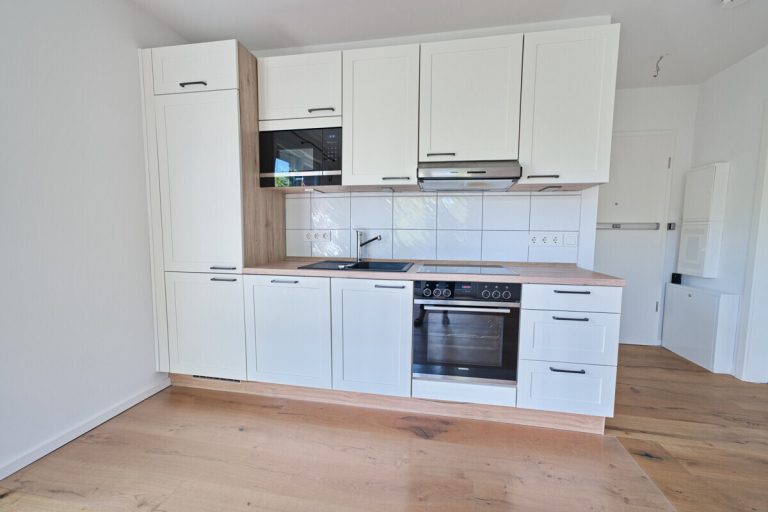 Immobilienangebot - Hamburg - Haus_Wohnung - Neubau: Zwei-Zimmer-Wohnung mit Balkon in ruhiger Seitenstraße von Meiendorf.