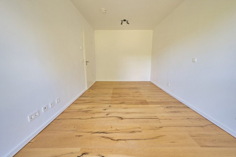 Immobilienangebot - Hamburg - Haus_Wohnung - Neubau: Zwei-Zimmer-Wohnung mit Balkon in ruhiger Seitenstraße von Meiendorf.