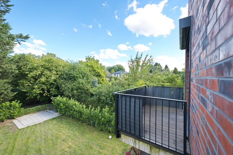 Immobilienangebot - Hamburg - Haus_Wohnung - Neubau: Zwei-Zimmer-Wohnung mit Balkon in ruhiger Seitenstraße von Meiendorf.