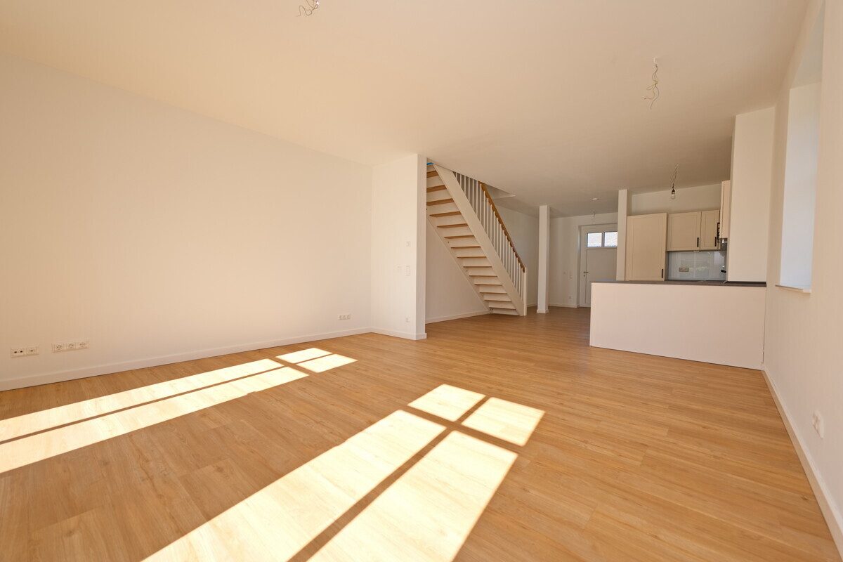 Immobilienangebot - Seestermühe - Haus_Wohnung - Hochwertige Doppelhaushälfte in Seestermühe – Garten, 2 Stellplätze & moderner Wohnkomfort