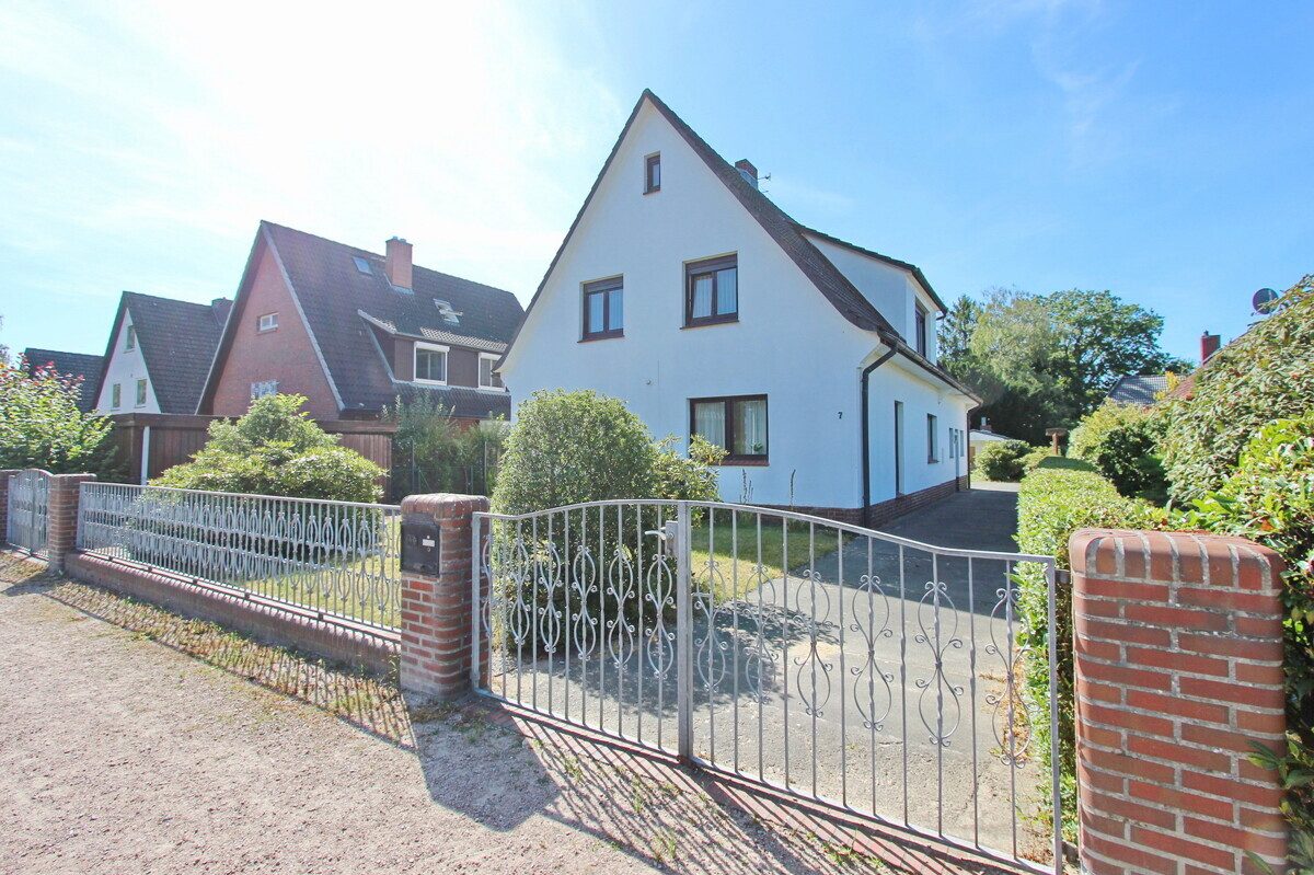 Immobilienangebot - Wedel - Haus_Wohnung - PROVISIONSFREI - Geräumiges Einfamilienhaus mit ELW & Garage auf großzügigem Grundstück in Wedel