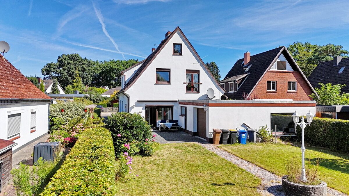Immobilienangebot - Wedel - Haus_Wohnung - PROVISIONSFREI - Geräumiges Einfamilienhaus mit ELW & Garage auf großzügigem Grundstück in Wedel