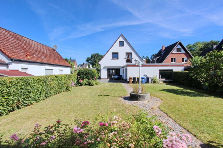 Immobilienangebot - Wedel - Haus_Wohnung - PROVISIONSFREI - Geräumiges Einfamilienhaus mit ELW & Garage auf großzügigem Grundstück in Wedel