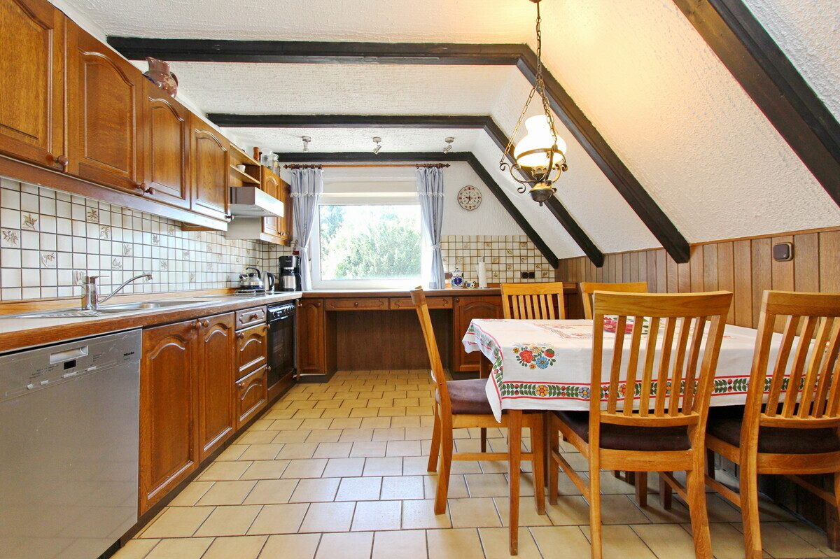 Immobilienangebot - Wedel - Haus_Wohnung - PROVISIONSFREI - Geräumiges Einfamilienhaus mit ELW & Garage auf großzügigem Grundstück in Wedel