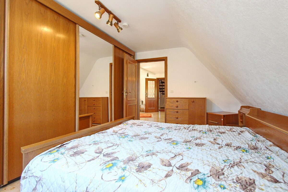 Immobilienangebot - Wedel - Haus_Wohnung - PROVISIONSFREI - Geräumiges Einfamilienhaus mit ELW & Garage auf großzügigem Grundstück in Wedel