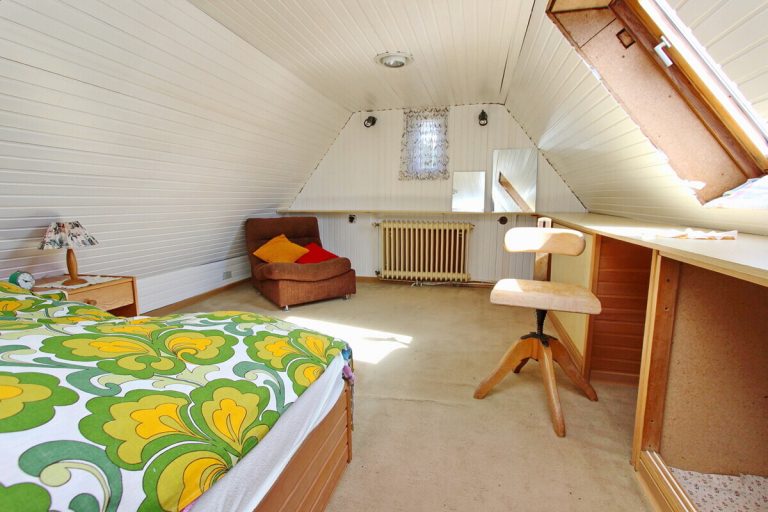 Immobilienangebot - Wedel - Haus_Wohnung - PROVISIONSFREI - Geräumiges Einfamilienhaus mit ELW & Garage auf großzügigem Grundstück in Wedel