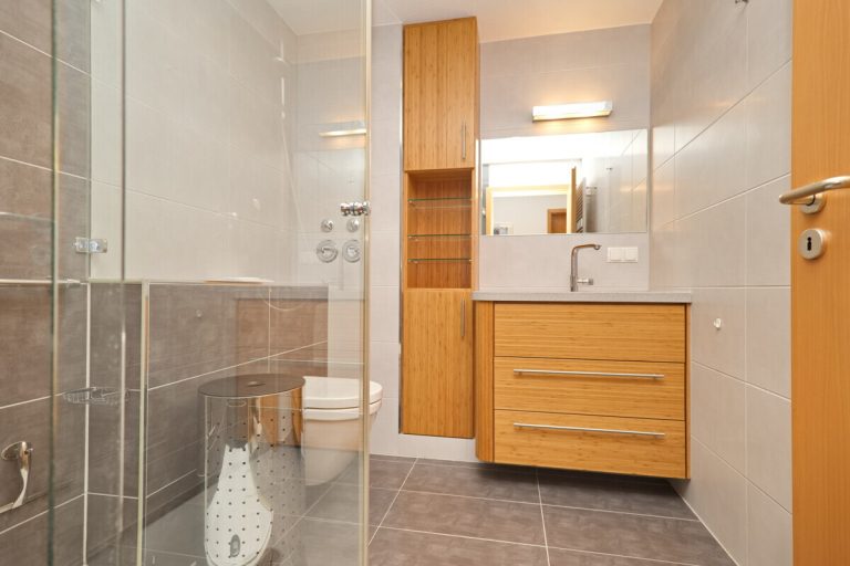 Immobilienangebot - Hamburg - Haus_Wohnung - Attraktive 2-Zimmer-Eigentumswohnung mit Balkon und Tiefgaragen-Stellplatz in Hamburg-Volksdorf