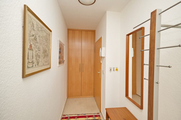 Immobilienangebot - Hamburg - Haus_Wohnung - Attraktive 2-Zimmer-Eigentumswohnung mit Balkon und Tiefgaragen-Stellplatz in Hamburg-Volksdorf