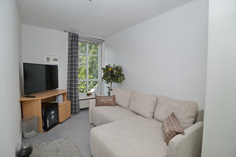 Immobilienangebot - Henstedt-Ulzburg - Haus_Wohnung - Kapitalanlage in Henstedt-Ulzburg - Vermietete 3 Ziimmer-Wohnung mit 2 TG-Stellplätzen