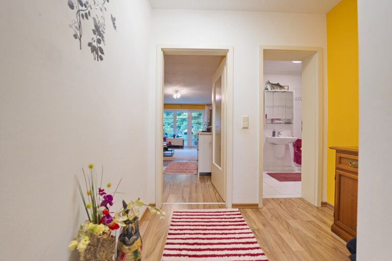 Immobilienangebot - Henstedt-Ulzburg - Alle - Kapitalanlage! vermietete 2 Zi.Wohnung mit TG-Stellplatz in Henstedt-Ulzburg