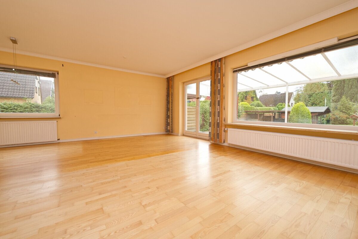 Immobilienangebot - Ellerbek - Haus_Wohnung - Gepflegte Doppelhaushälfte mit Doppelcarport und attraktiven Grundstück vor den Toren Hamburgs in Ellerbek