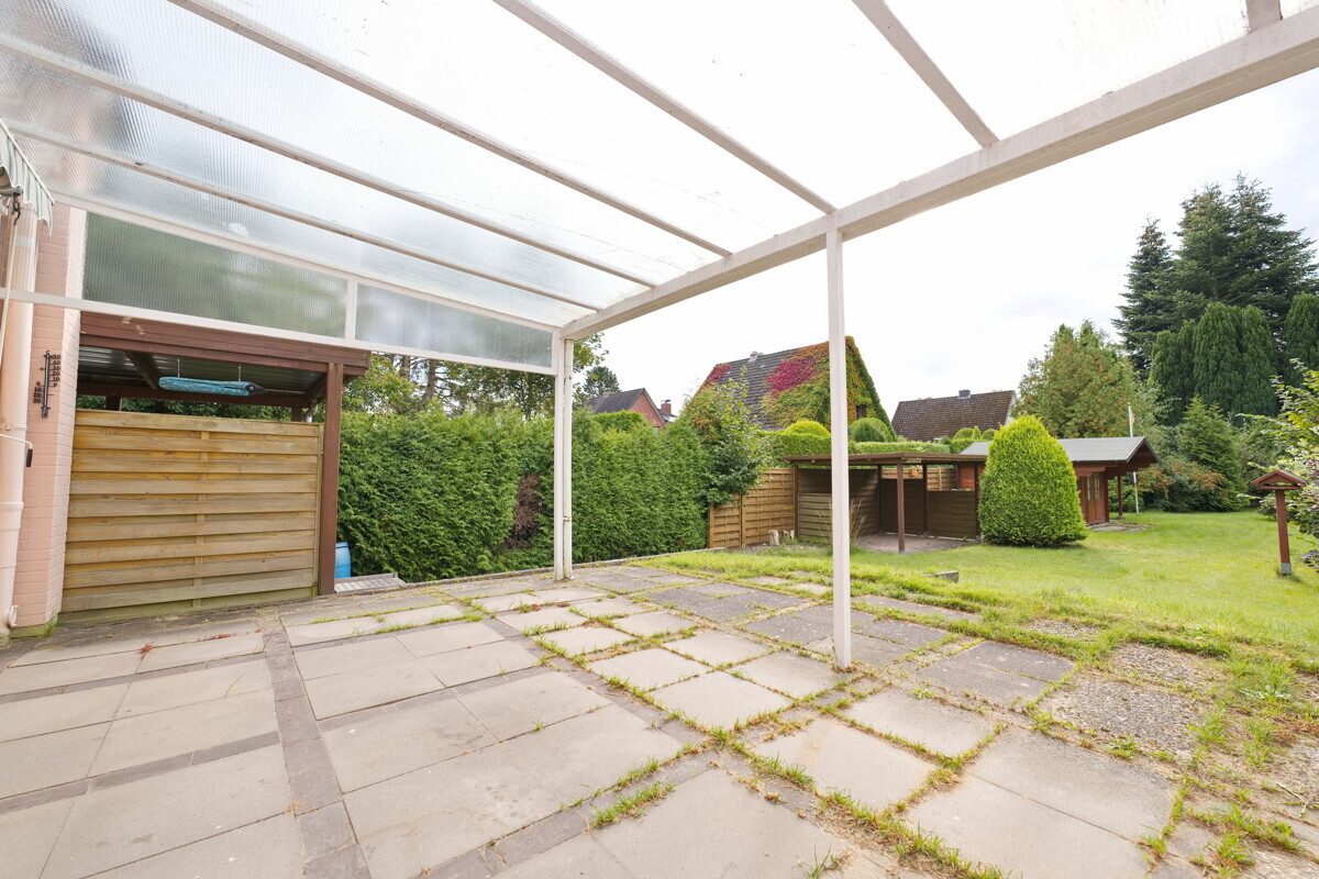 Immobilienangebot - Ellerbek - Haus_Wohnung - Gepflegte Doppelhaushälfte mit Doppelcarport und attraktiven Grundstück vor den Toren Hamburgs in Ellerbek