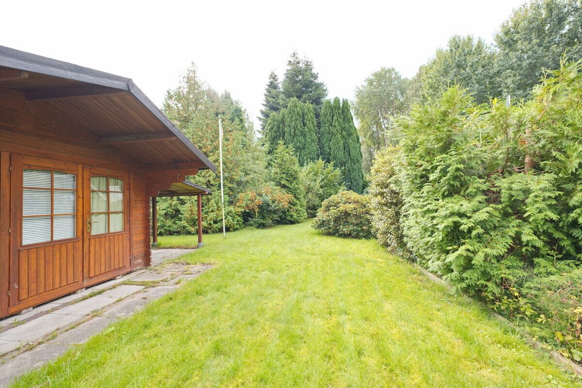 Immobilienangebot - Ellerbek - Haus_Wohnung - Gepflegte Doppelhaushälfte mit Doppelcarport und attraktiven Grundstück vor den Toren Hamburgs in Ellerbek