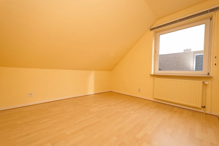 Immobilienangebot - Ellerbek - Haus_Wohnung - Gepflegte Doppelhaushälfte mit Doppelcarport und attraktiven Grundstück vor den Toren Hamburgs in Ellerbek