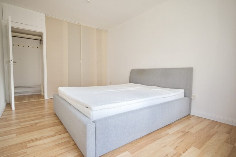 Immobilienangebot - Hamburg - Haus_Wohnung - Selbstnutzung oder Kapitalanlage – 2-Zi.-ETW mit Balkon in Hamburg-Eimsbüttel