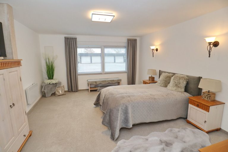 Immobilienangebot - Sievershütten - Haus_Wohnung - Traumhaftes Anwesen mit Gewerbeflächen und Wohneinheiten
