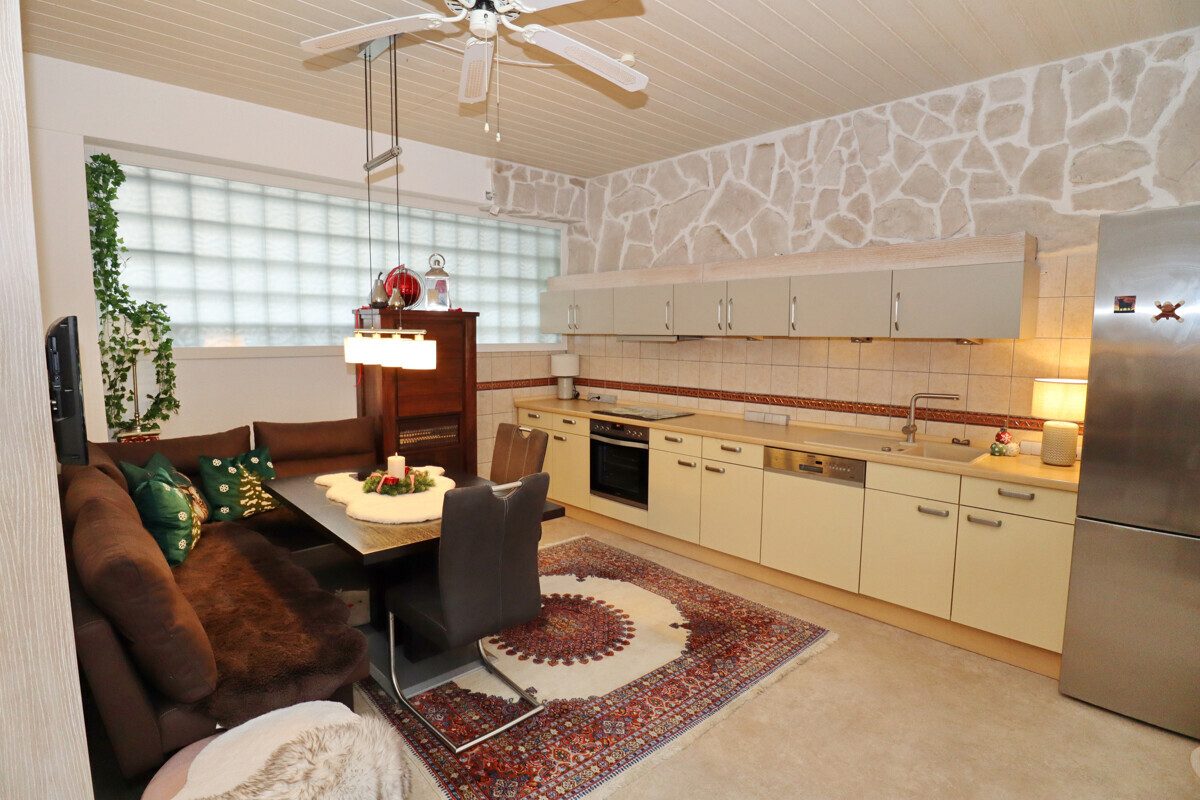 Immobilienangebot - Sievershütten - Haus_Wohnung - Traumhaftes Anwesen mit Gewerbeflächen und Wohneinheiten