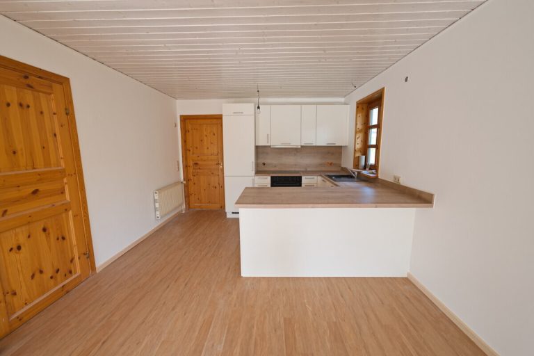 Immobilienangebot - Rethwisch - Haus_Wohnung - Umfassend renoviertes Einfamilienhaus mit 6 Zimmern und großzügigem Grundstück in Rethwisch