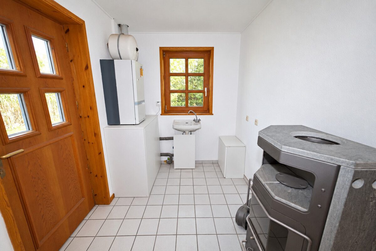 Immobilienangebot - Rethwisch - Haus_Wohnung - Umfassend renoviertes Einfamilienhaus mit 6 Zimmern und großzügigem Grundstück in Rethwisch