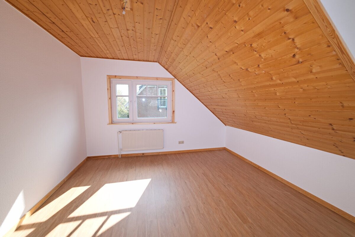 Immobilienangebot - Rethwisch - Haus_Wohnung - Umfassend renoviertes Einfamilienhaus mit 6 Zimmern und großzügigem Grundstück in Rethwisch