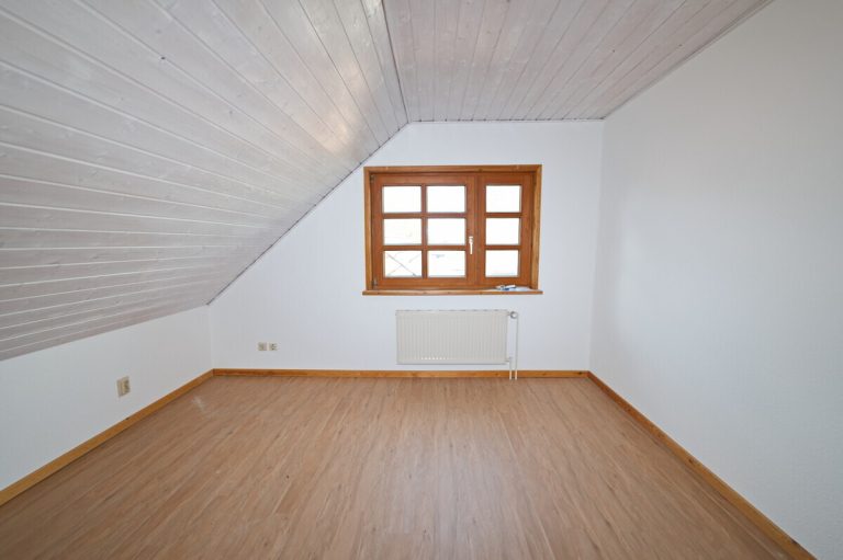 Immobilienangebot - Rethwisch - Haus_Wohnung - Umfassend renoviertes Einfamilienhaus mit 6 Zimmern und großzügigem Grundstück in Rethwisch